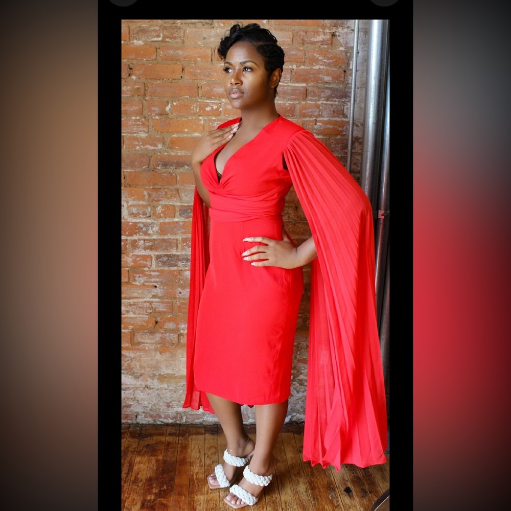 Chic Scarlet Long Sleeve Dress